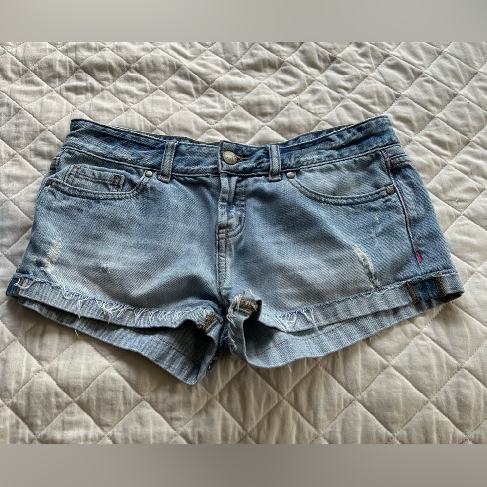 Pink vintage low rise jean shorts